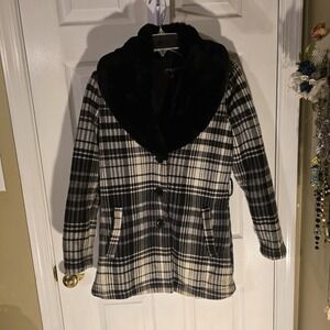 Ellen Reyes Coat Womans Petite Small Button Up Faux Fur Collar Pockets Cozy